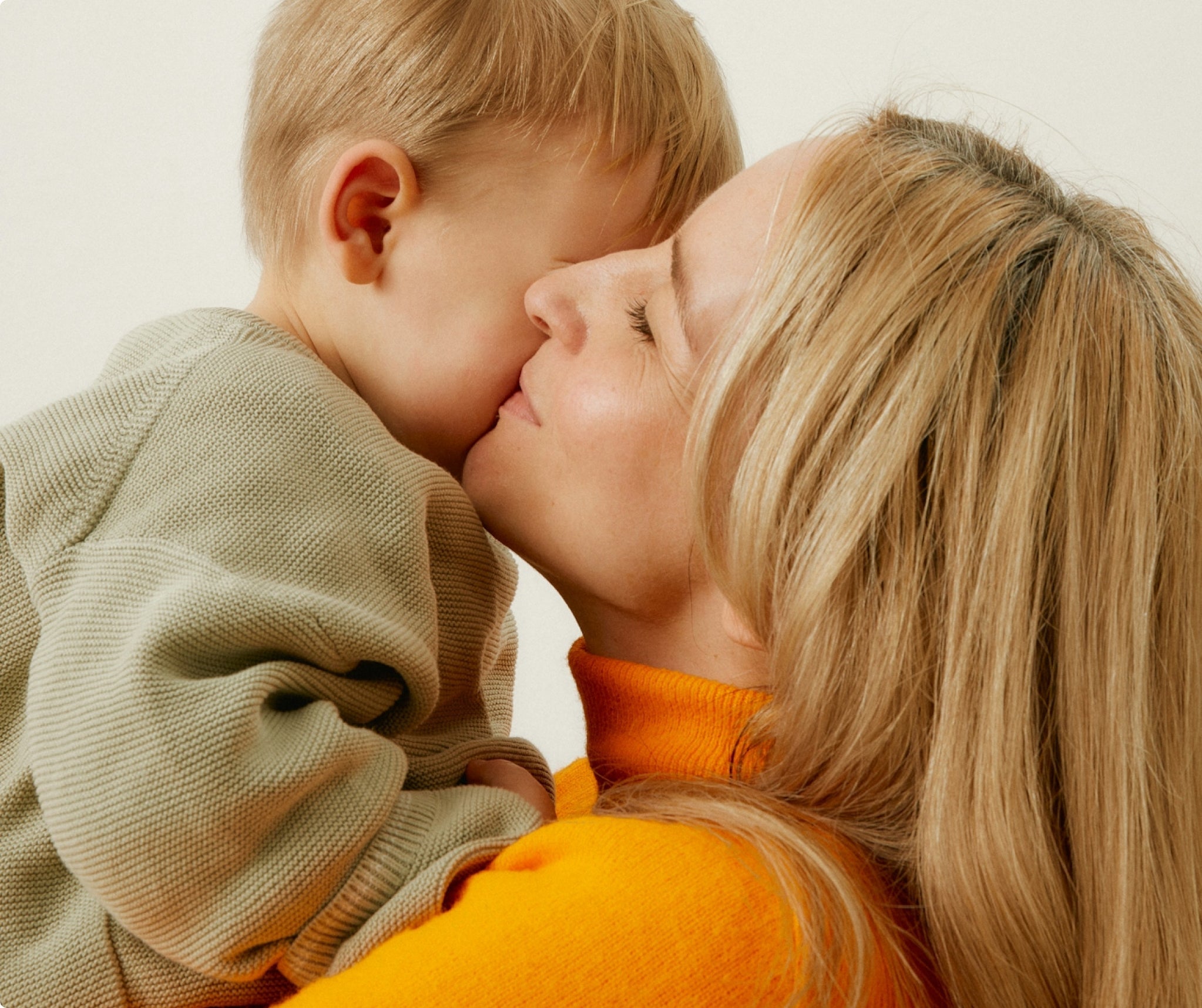 From Meetings to Me-Time: Essential Gifts for the On-the-Go Mom
